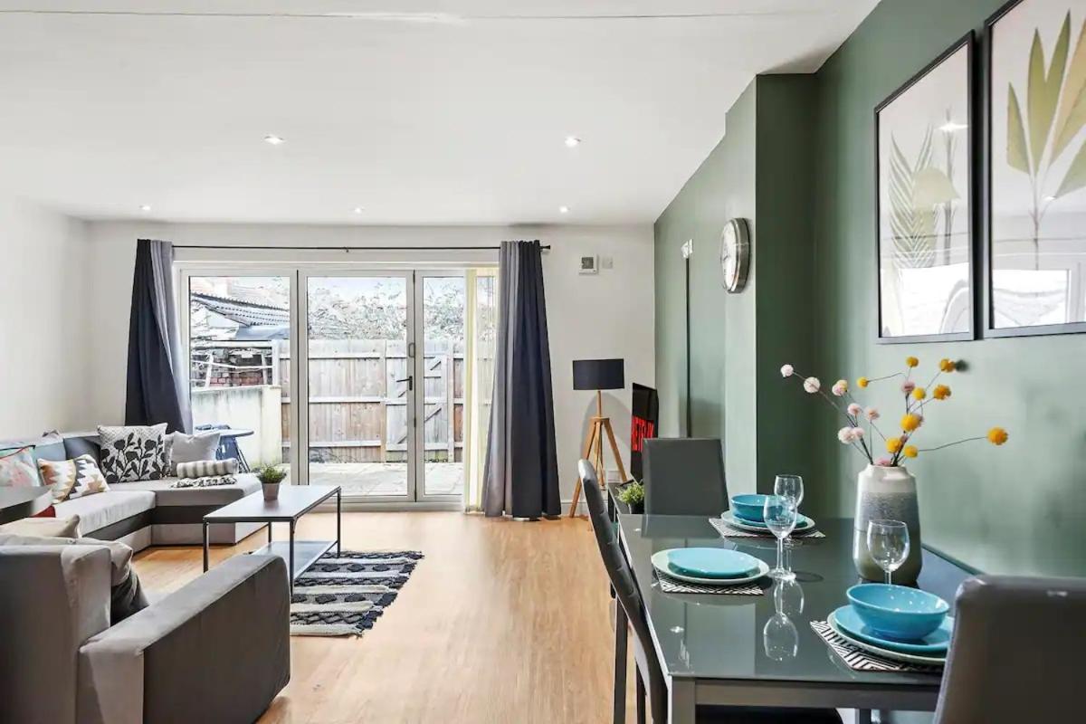 Modern - Sleeps 8 Apartamento Bristol